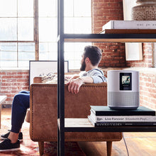 Cargar imagen en el visor de la galería, Bose Home Speaker 500 plata editorial 1
